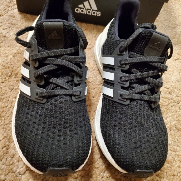 Adidas Ultra Boost/NWOT/Size 5.5 - Picture 5 of 11